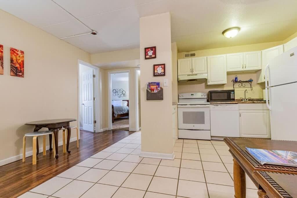 2-Bed, 1-Bath Apartment Near I-24, Great Location 查塔努加 外观 照片