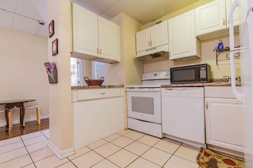 2-Bed, 1-Bath Apartment Near I-24, Great Location 查塔努加 外观 照片